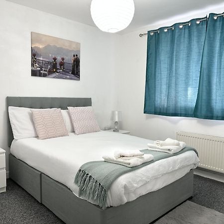 Clover Apartments Hadleigh  エクステリア 写真