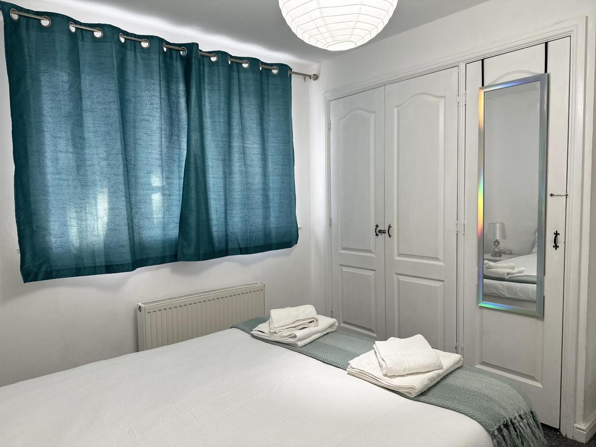 Clover Apartments Hadleigh  エクステリア 写真